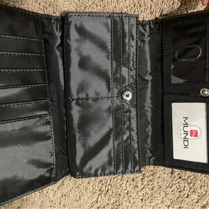 Mundi Elegant Black Wallet